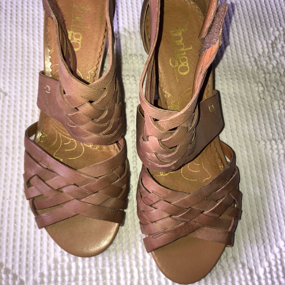 Indigo by Clark’s Sky Pocomo size 9 sandals